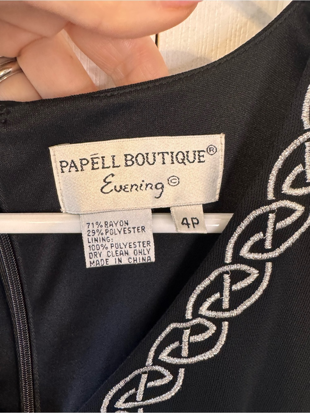 Papell Classic Black VNeck Sheath SleevelessDress Silver Trim Back Zipper Sz 4P - Picture 6 of 11